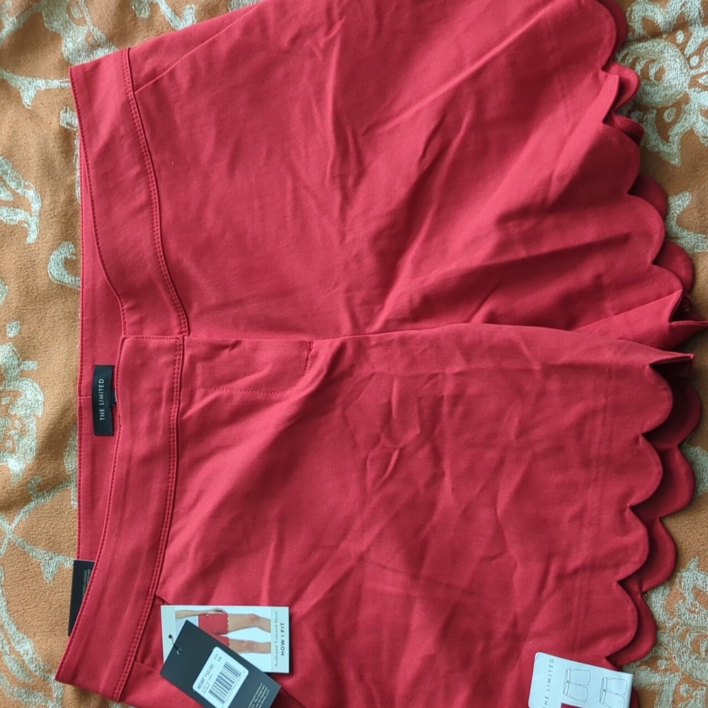 The Limited Scallop Shorts size 14